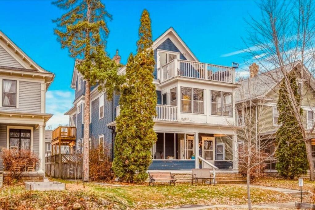 Treetop Apartment In The Heart Of Mpls Minneapolis Exterior photo